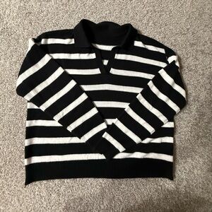 Black & White Striped Collared Sweater – Women’s Large